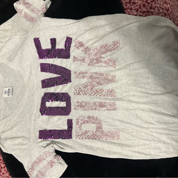 Victoria secret pink sequin tee 🤗 - Picture 1 of 1